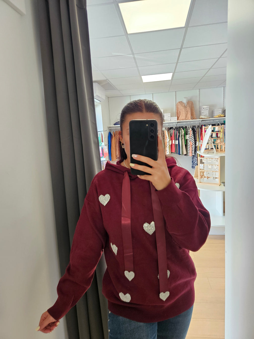 Sweat capuche cœur strass