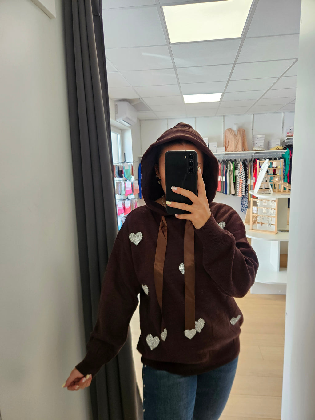 Sweat capuche cœur strass