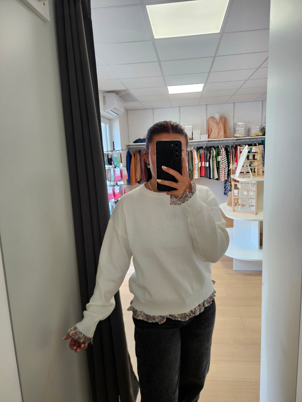 Pull volant fleuris