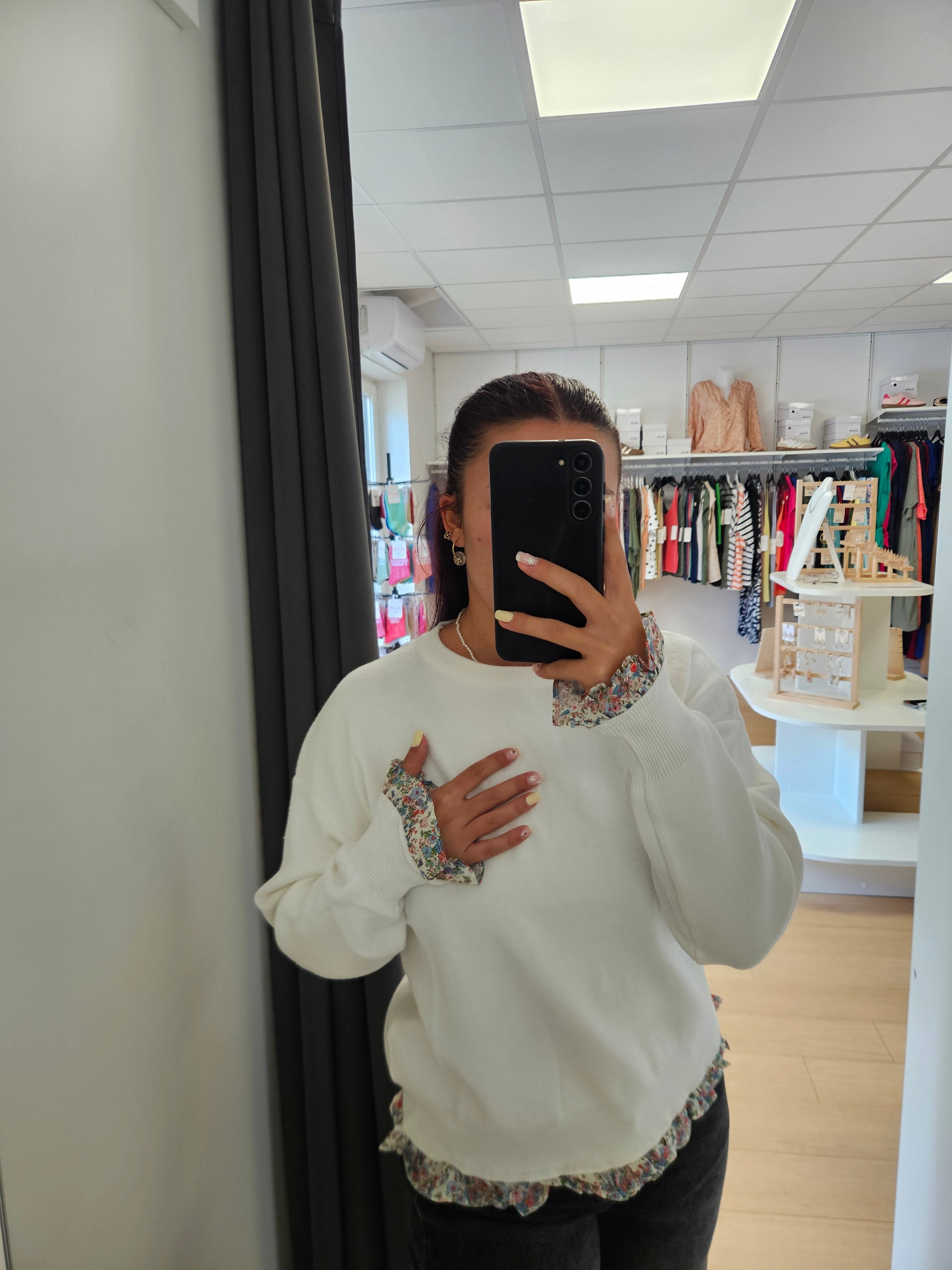 Pull volant fleuris