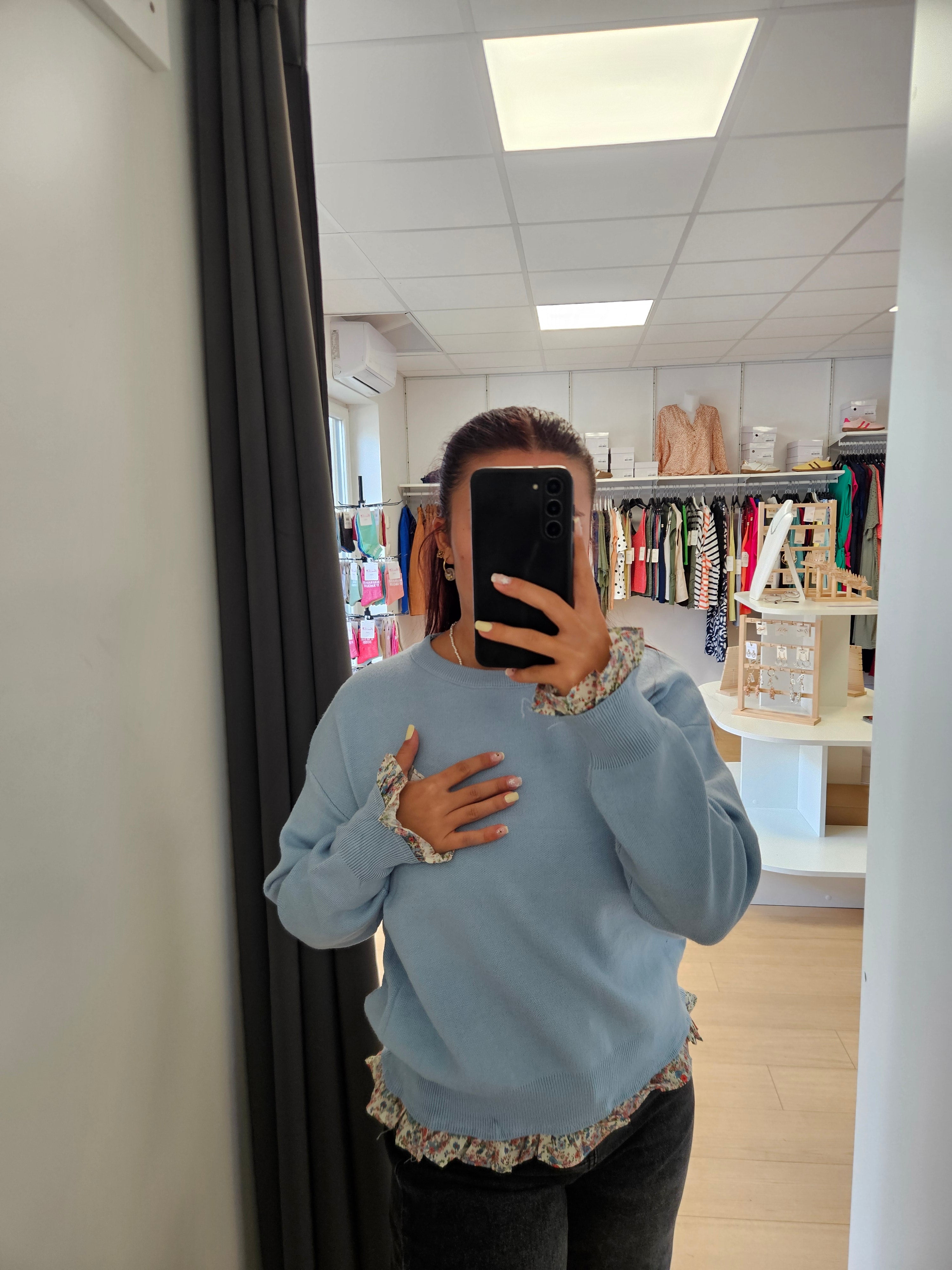 Pull volant fleuris