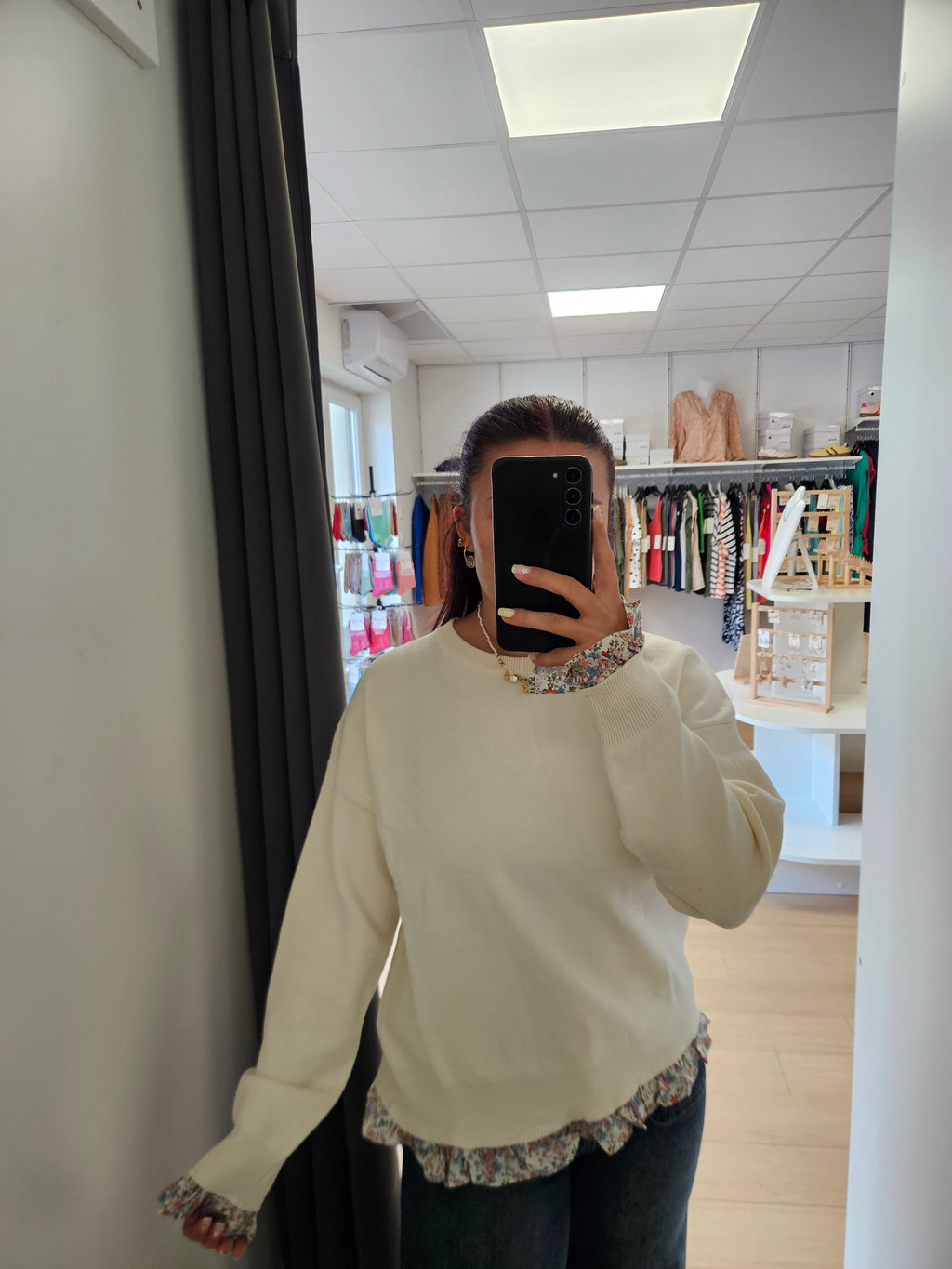 Pull volant fleuris