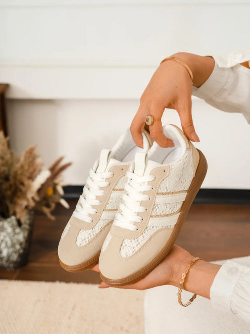 Baskets beige dentelle
