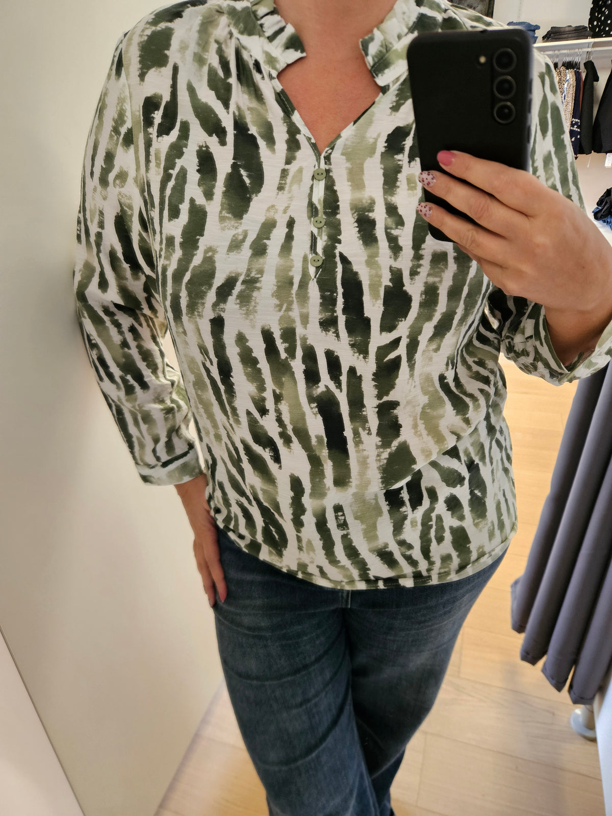 Blouse à motif kaki