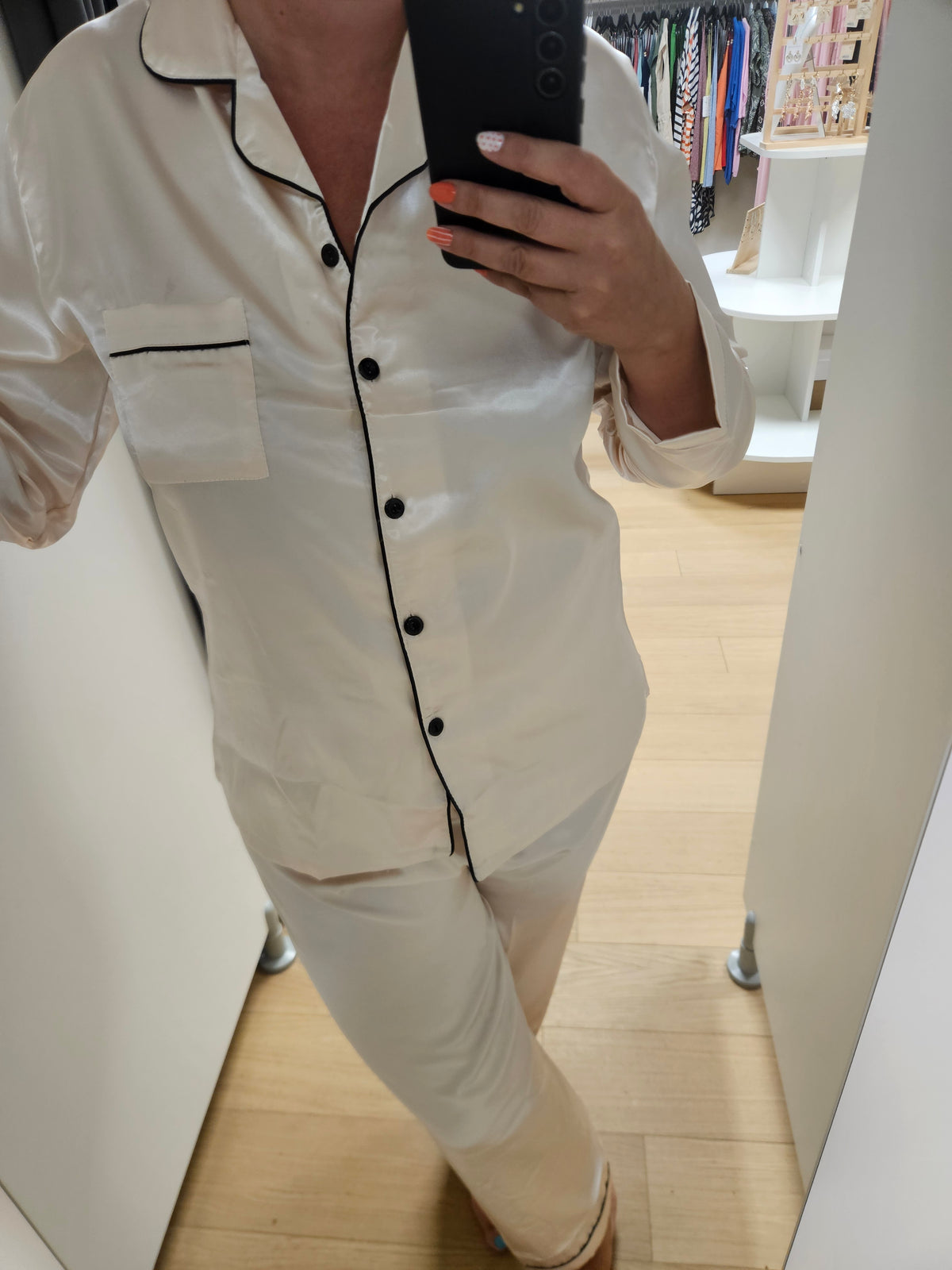 Pyjama satiné beige