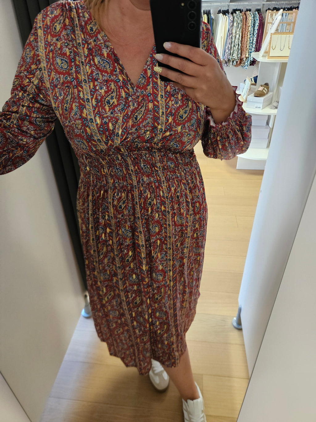 Robe à motif rouge