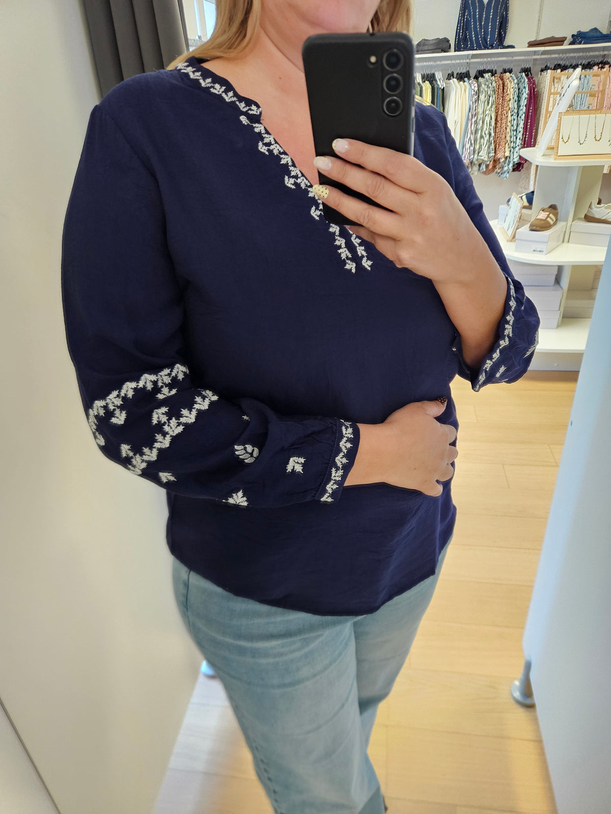 Blouse marine broderie