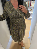 Robe à motif kaki