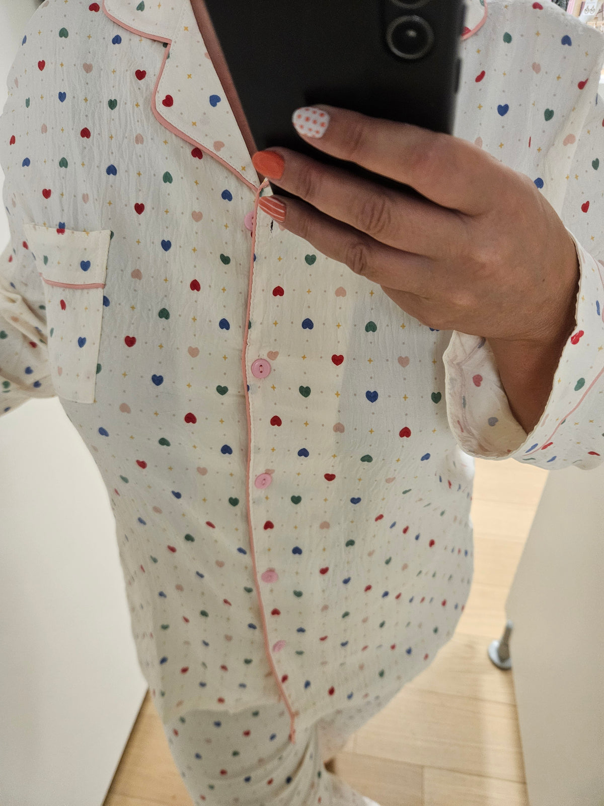 Pyjama beige à motif coeur