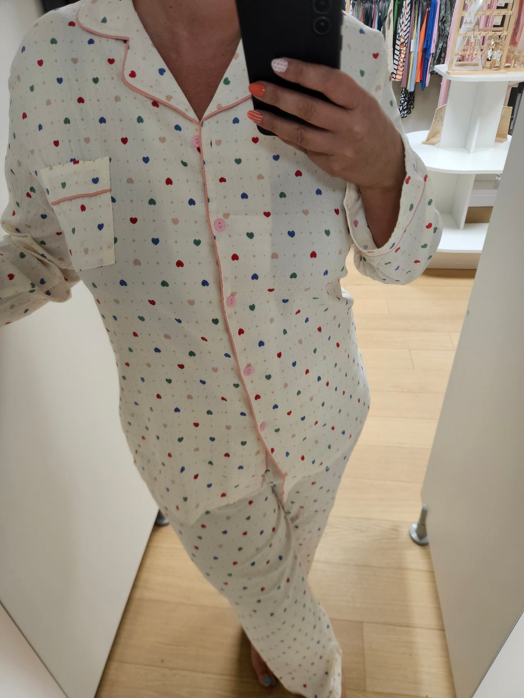 Pyjama beige à motif coeur