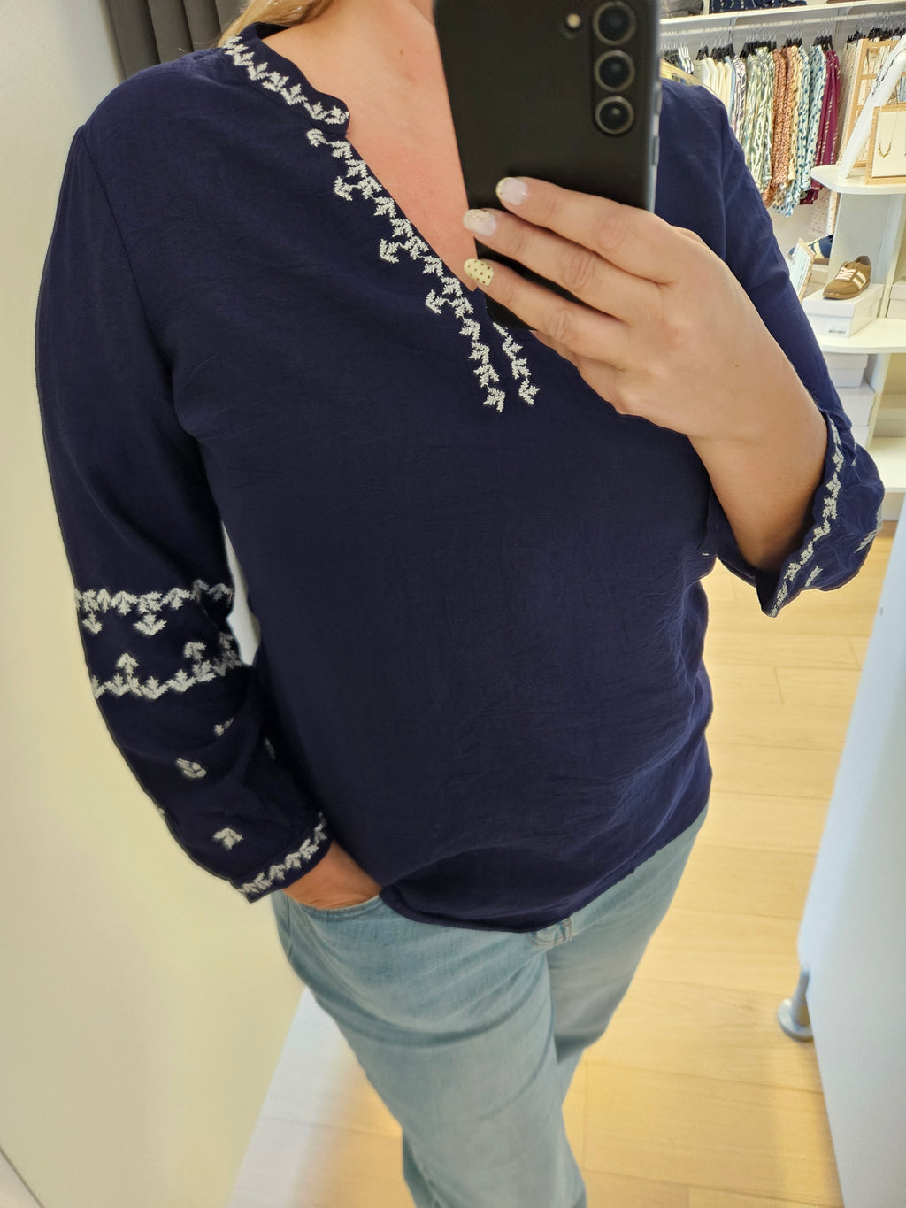 Blouse marine broderie
