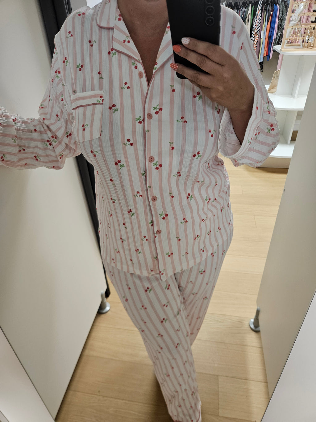 Pyjama rose à motif cerise
